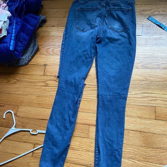 Old navy jeans - Picture 3 of 7